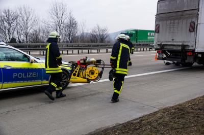 Gruibingen: Erneut Schwerer Unfall auf der A8 - LKW gegen LKW - Rettungshubschrauber im Einsatz